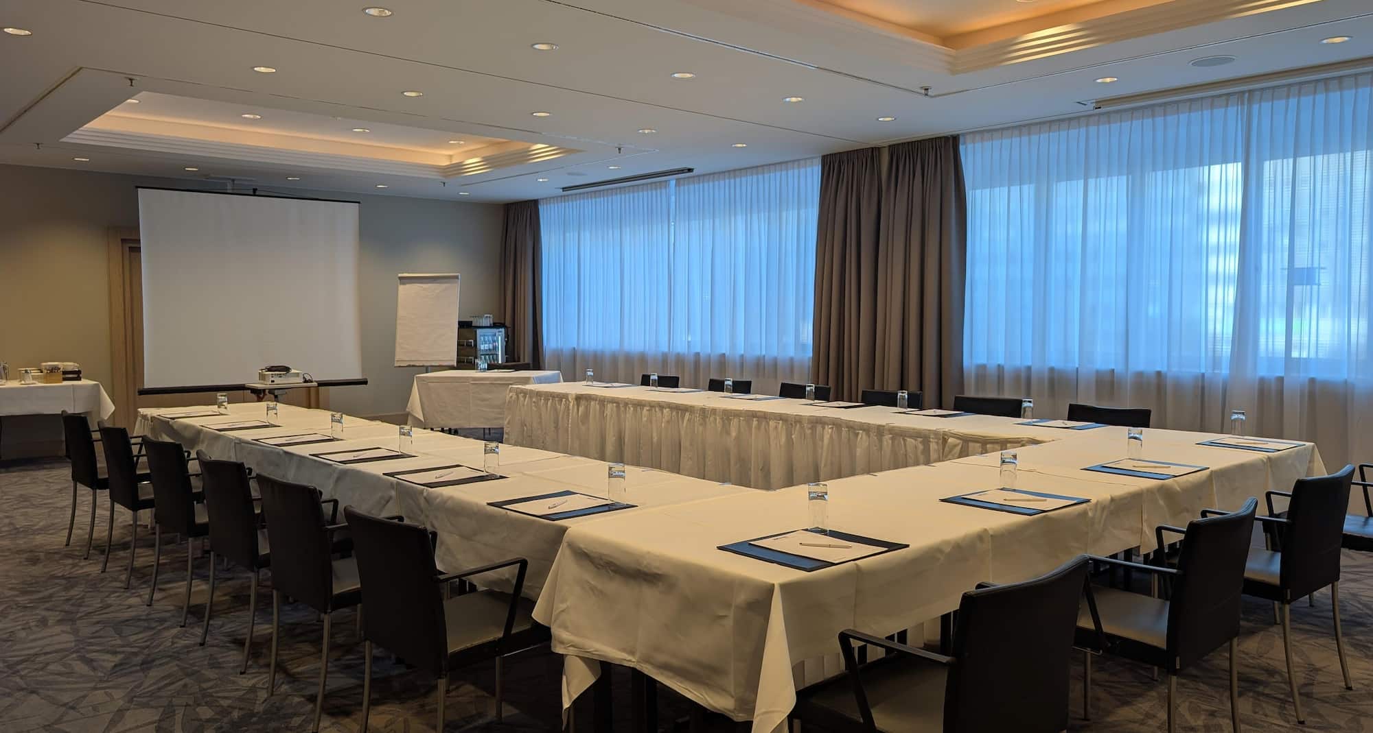 Park Inn by Radisson Berlin Alexanderplatz - Einstein UForm dpi