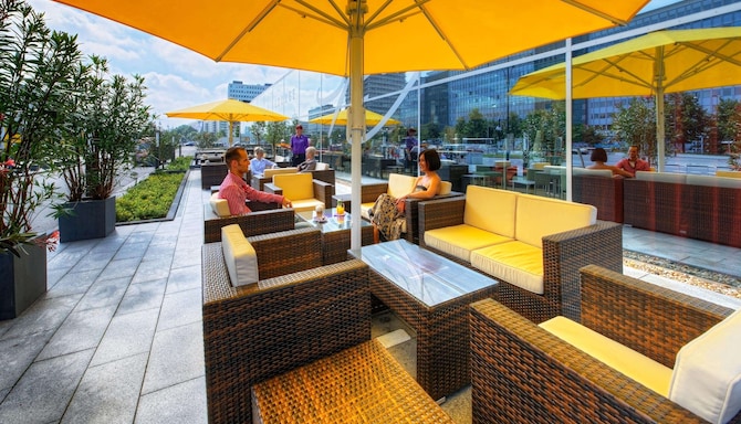 Park Inn by Radisson Berlin Alexanderplatz – Restaurant, Bar und Lounge – Spagos