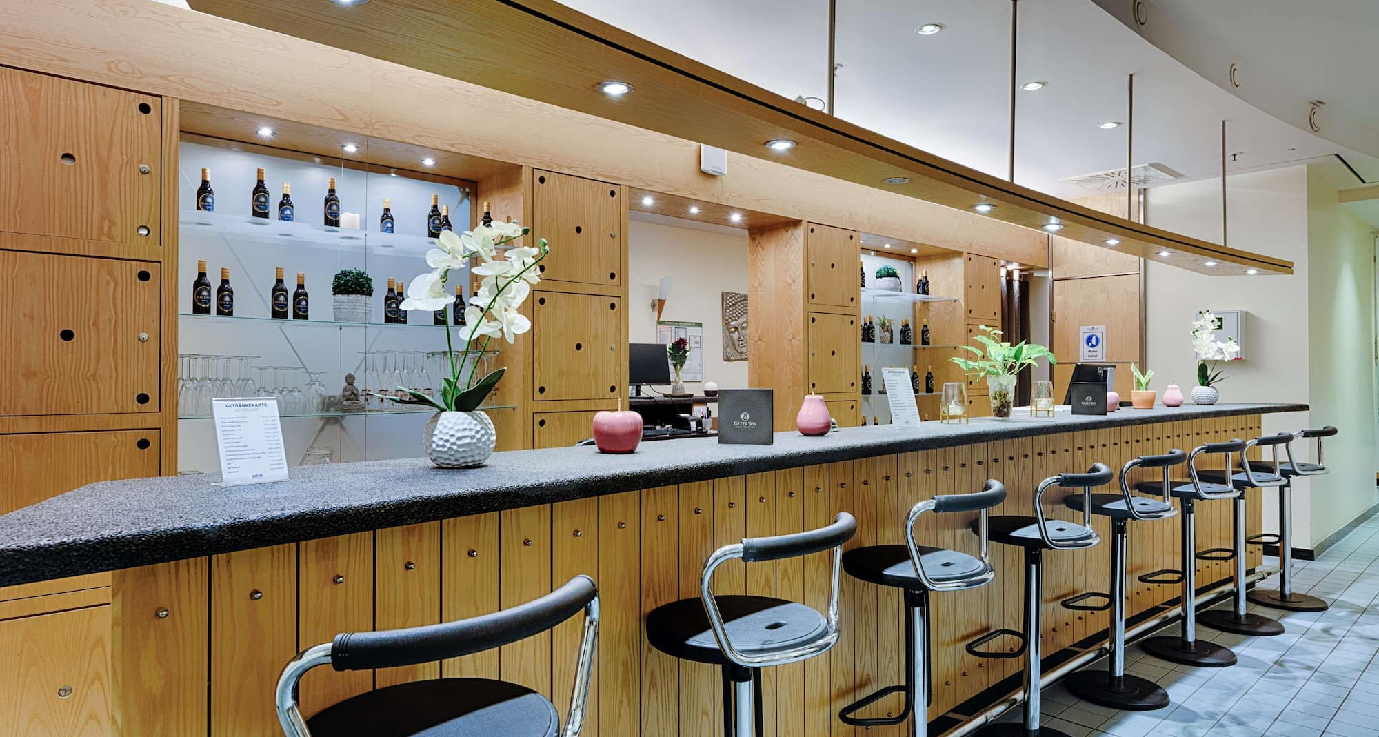 Park Inn by Radisson Berlin Alexanderplatz - Gezer Spa