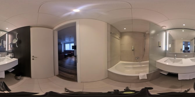 Park Inn by Radisson Berlin Alexanderplatz - Suite Bad