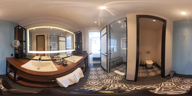 Park Inn by Radisson Berlin Alexanderplatz - Suite Bad