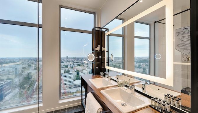 Park Inn by Radisson Berlin Alexanderplatz - Suite