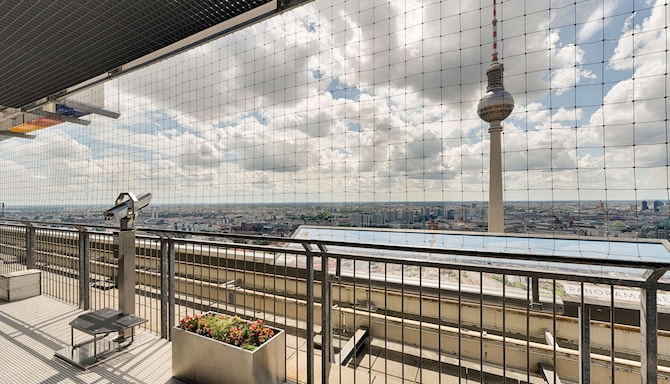 Park Inn by Radisson Berlin Alexanderplatz - Rooftop Terrace