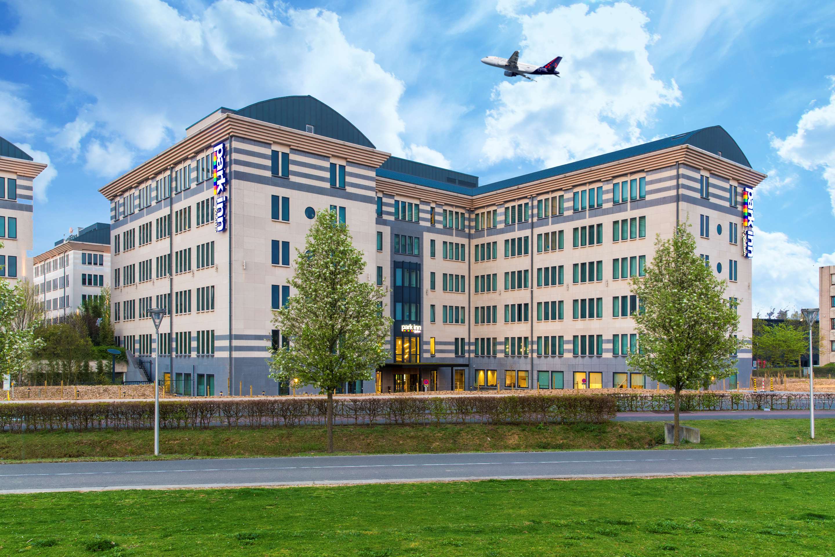 Park Inn by Radisson Brussels Airport - Hotel Exterior