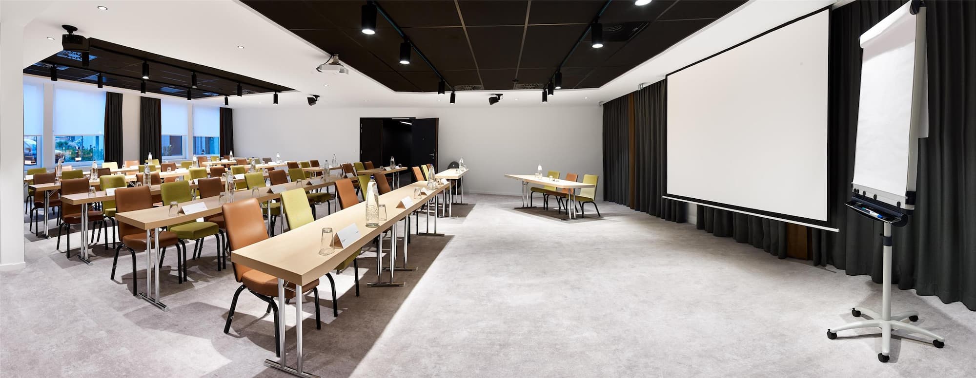 Park Inn by Radisson Brussels Airport - Columbus school style front view