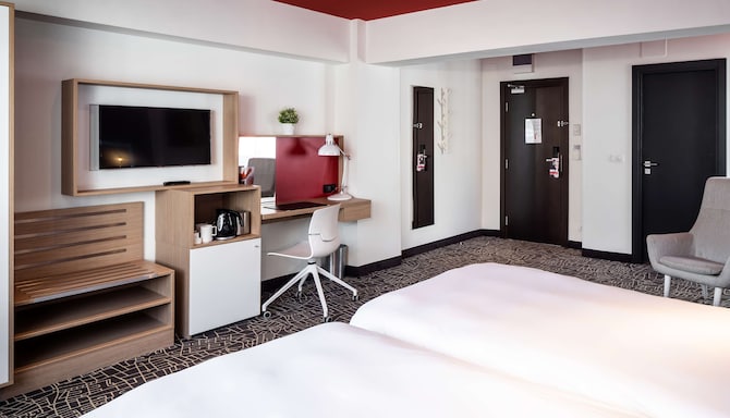 Park Inn by Radisson Bucharest Hotel & Residence - Guest room
