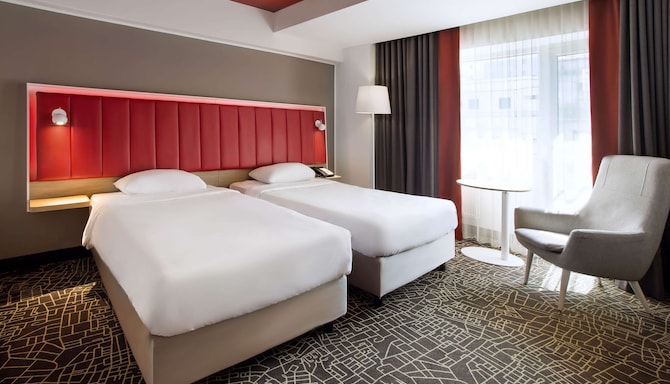 Park Inn by Radisson Bucharest Hotel & Residence - Standard Room twin beds