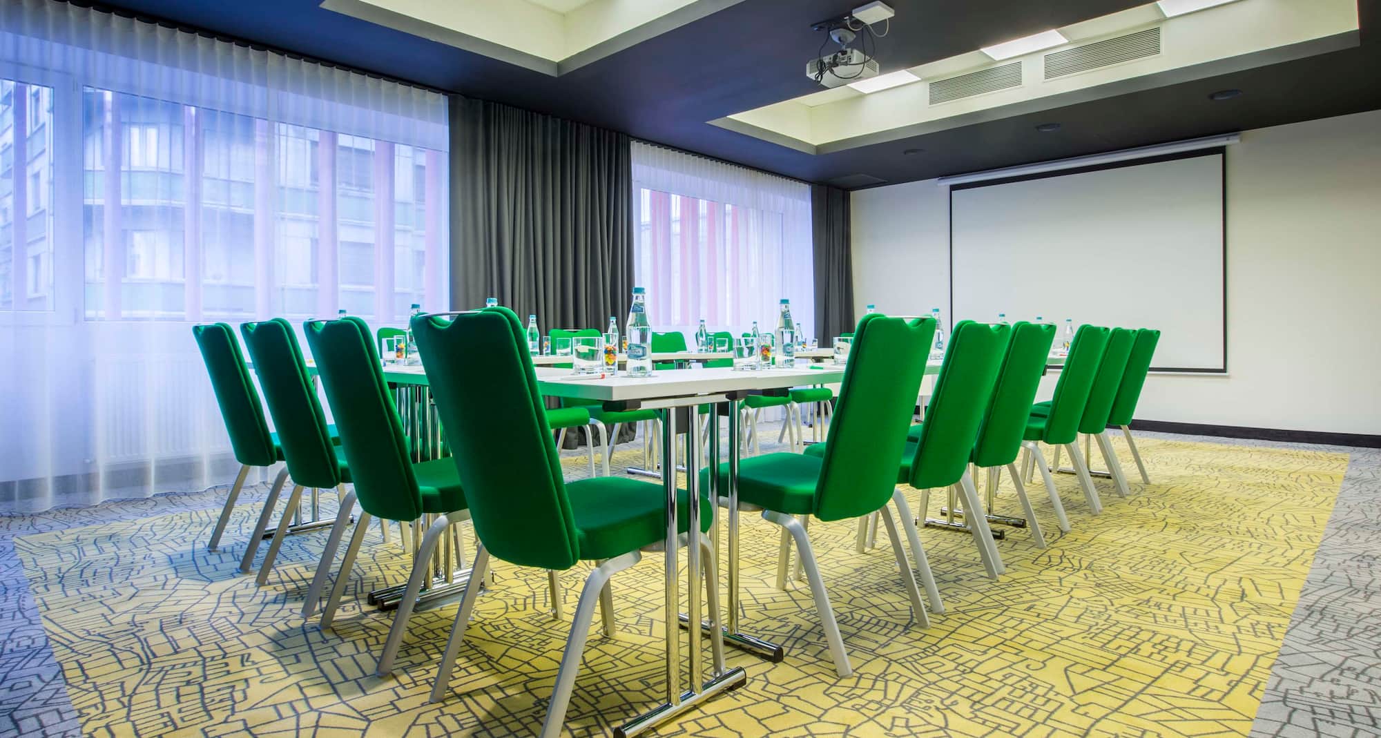 Park Inn by Radisson Bucharest Hotel & Residence - SATURN U shape