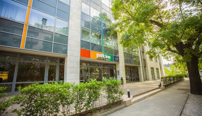 Park Inn by Radisson Budapest - Hotel Exterior