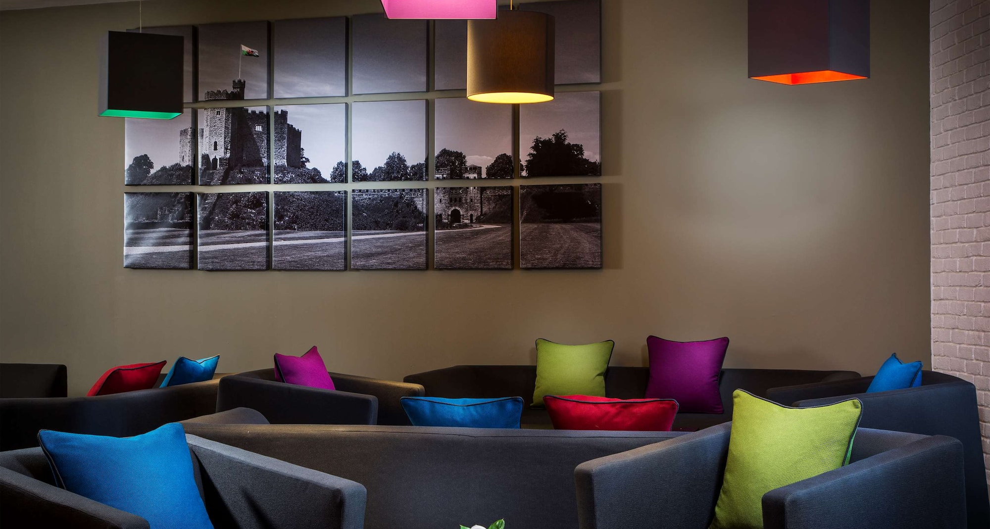 Park Inn By Radisson Cardiff City Centre - Bar and Grill Lounge