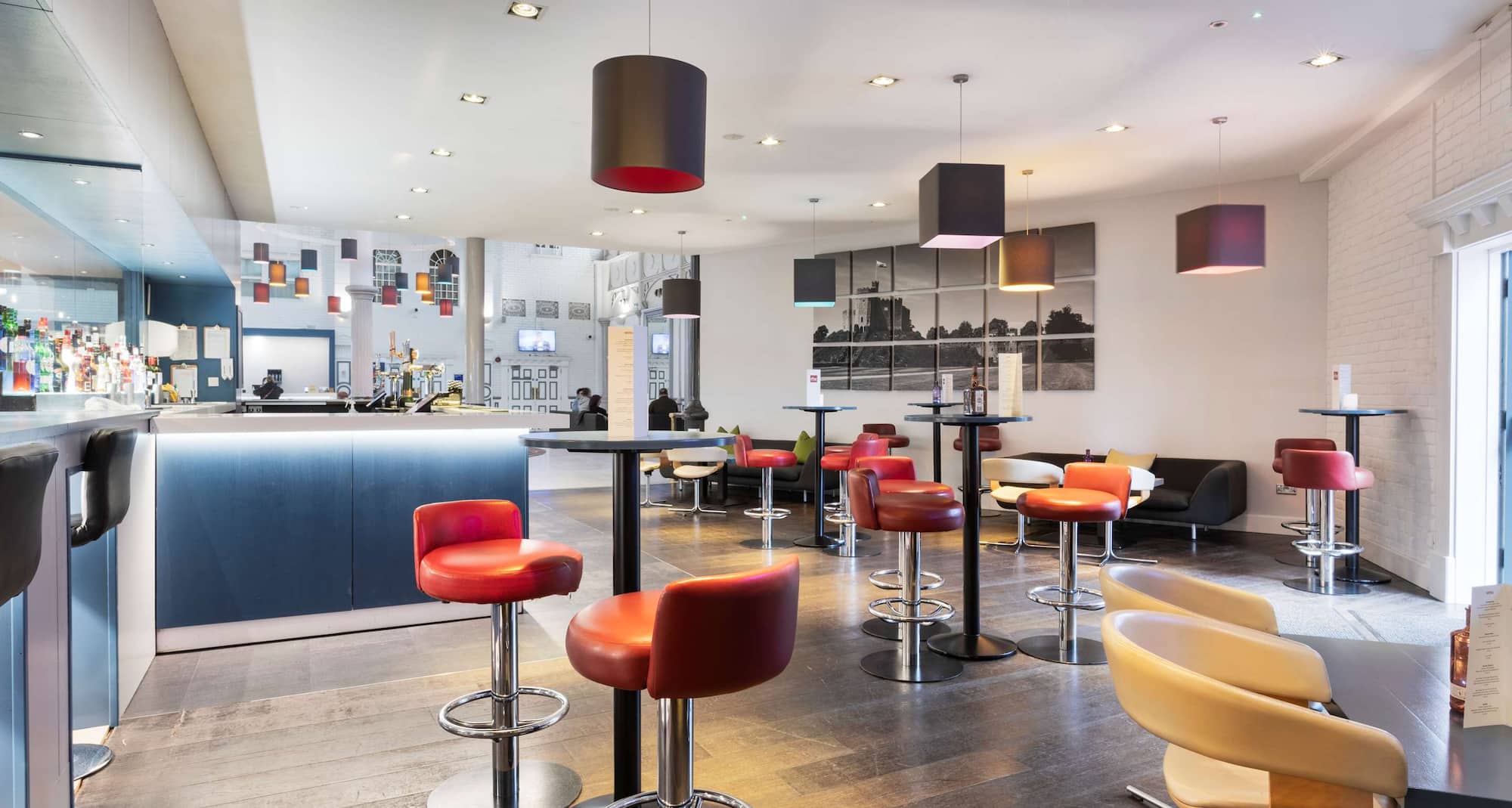 Park Inn by Radisson Cardiff City Centre - Lobby bar