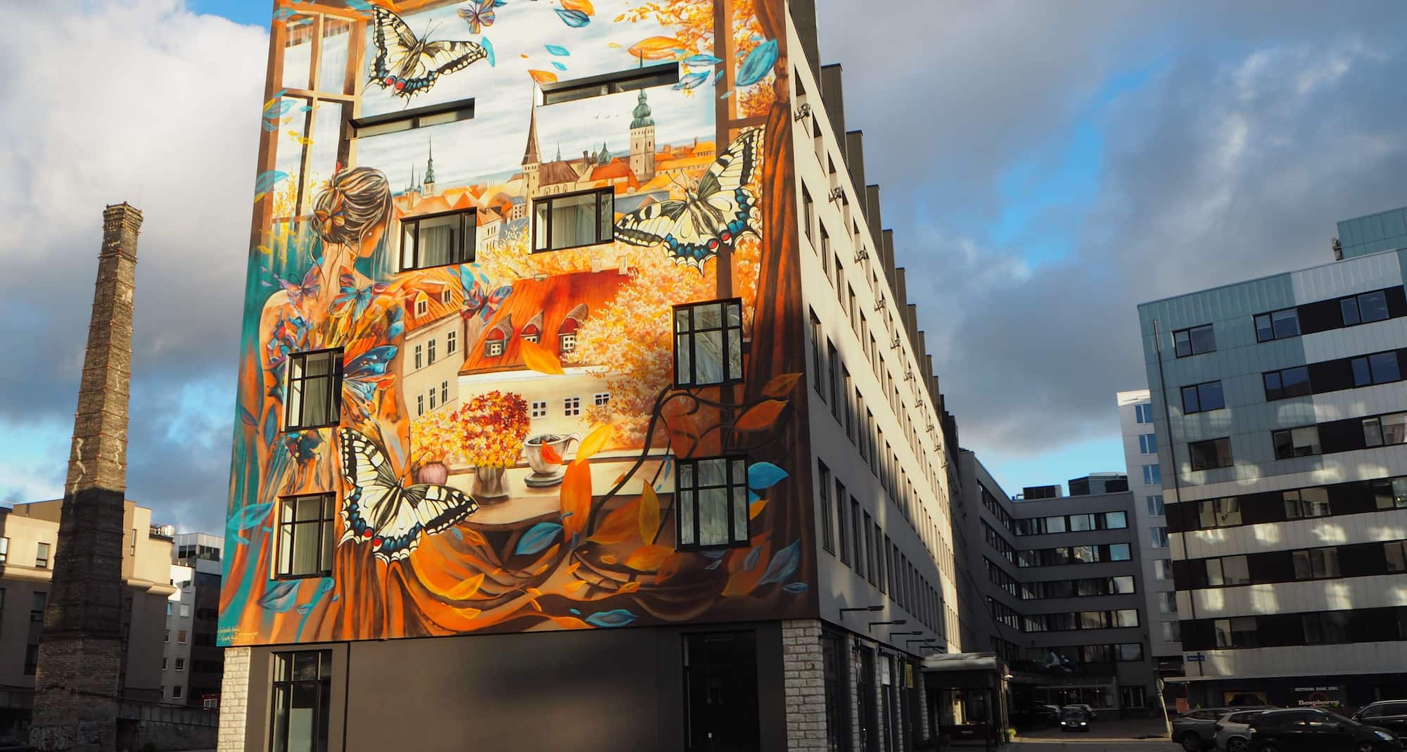 Park Inn by Radisson Central Tallinn - Park Inn Central Facade Mural