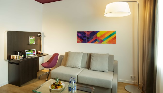 Park Inn By Radisson Central Tallinn - Family Room living room
