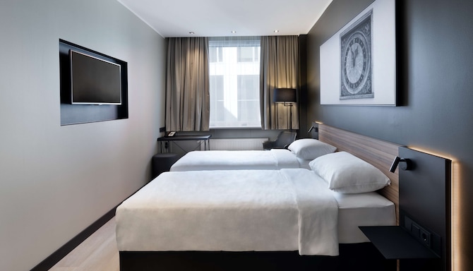 Park Inn by Radisson Central Tallinn - Standard Room with twin beds