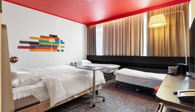 Park Inn by Radisson Central Tallinn - Superior Room for 4 people