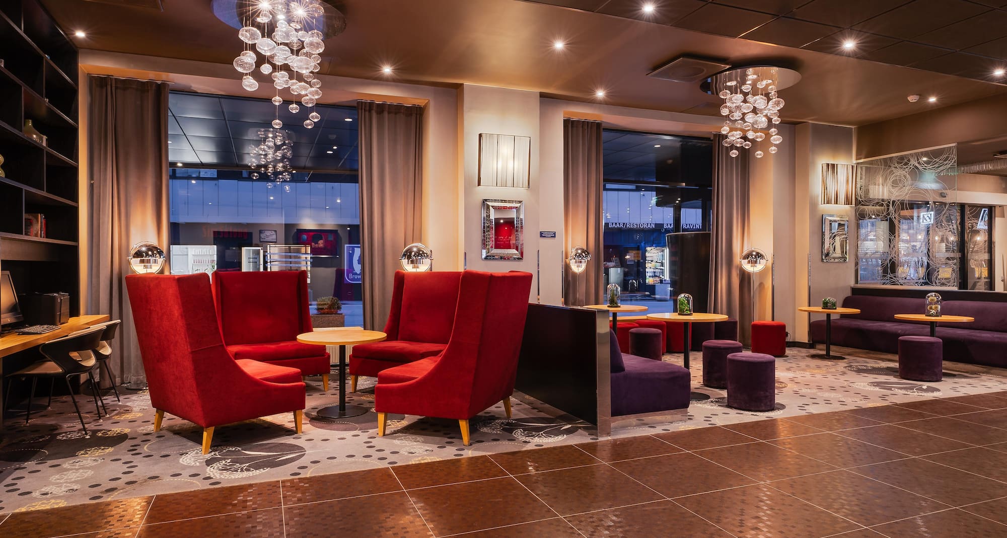Park Inn by Radisson Central Tallinn - Hotel Foyer