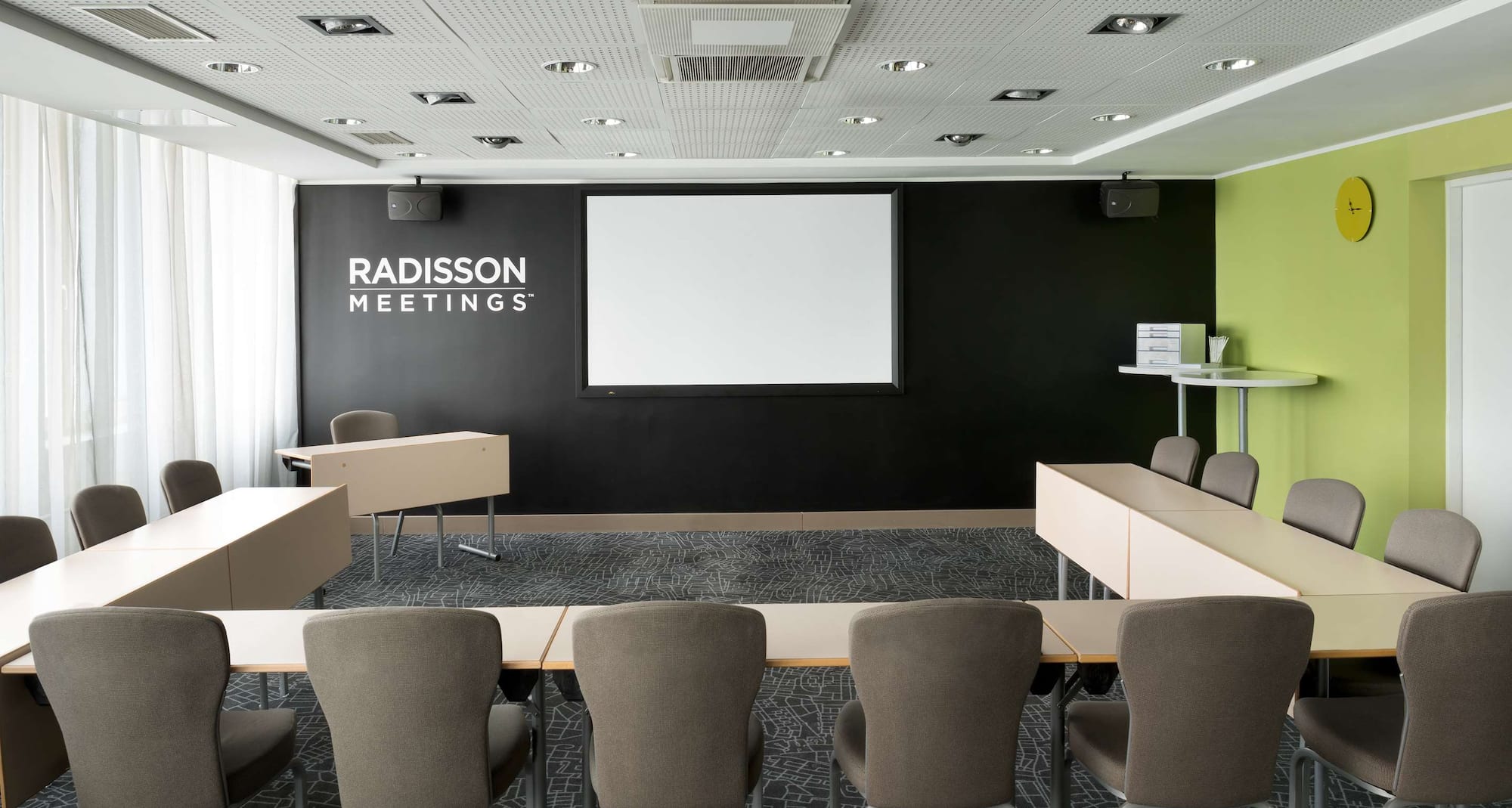 Park Inn By Radisson Central Tallinn - зал Stuudio III c П-образной рассадкой