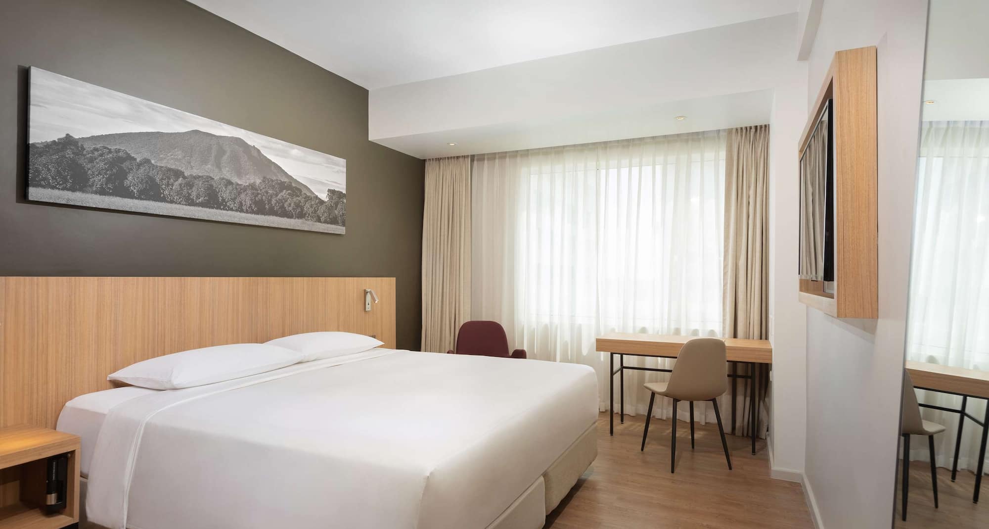 Park Inn by Radisson Clark - Superior Room
