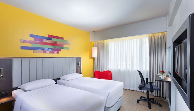 Park Inn by Radisson Clark - Standard Room with twin beds