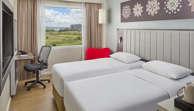 Park Inn by Radisson Clark - Standard Room Twin Bed