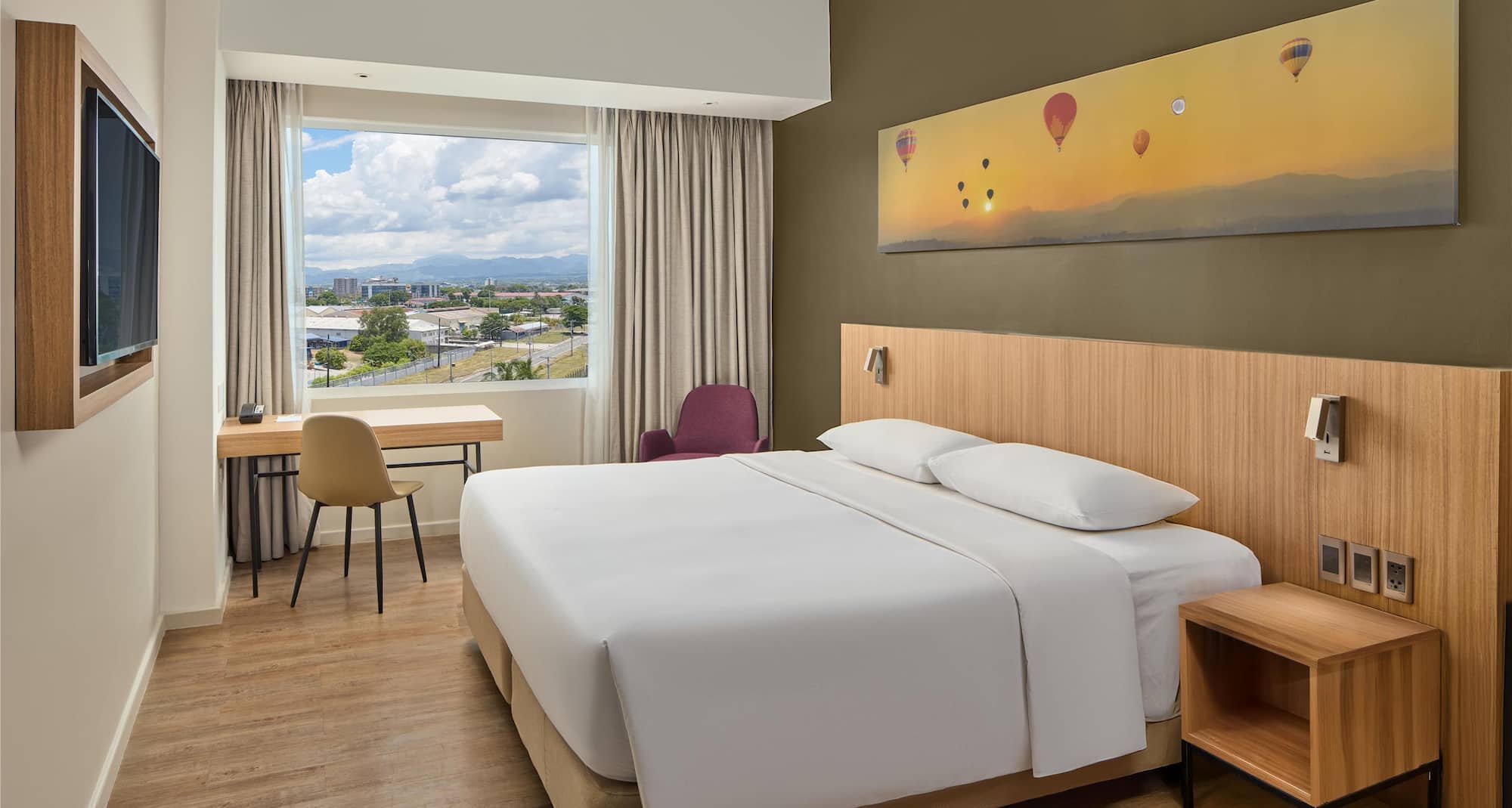 Park Inn by Radisson Clark - SUPERIOR KING BED