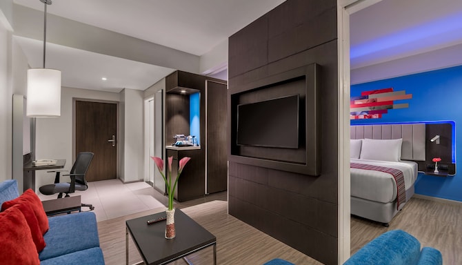 Park Inn by Radisson Clark - One Bedroom Suite