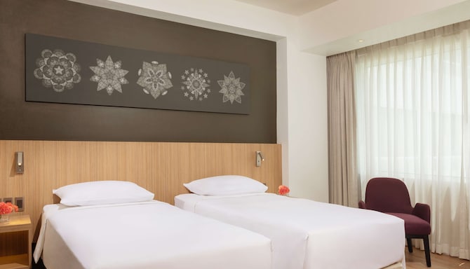 Park Inn by Radisson Clark - Deluxe Suite