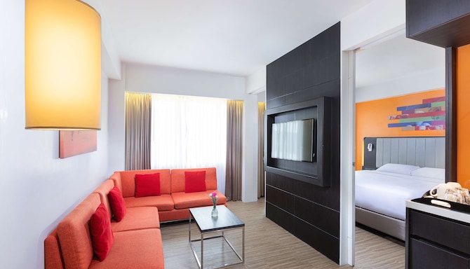 Park Inn by Radisson Clark - One Bedroom Suite