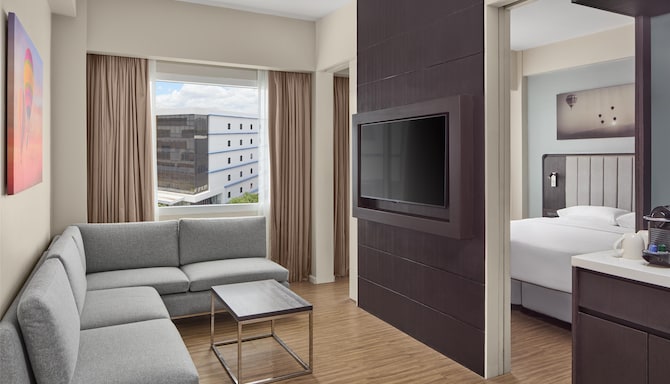 Park Inn by Radisson Clark - One Bedroom Suite Living Room