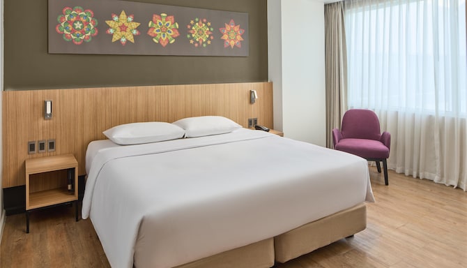 Park Inn by Radisson Clark - One Bedroom Deluxe Suite King Bed