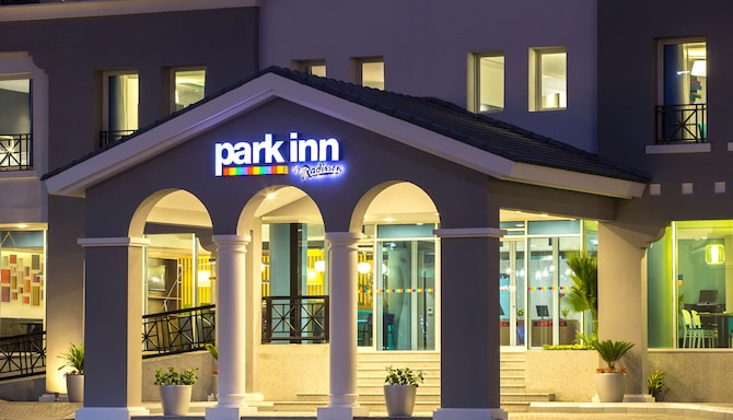 Park Inn by Radisson Dammam - 外观