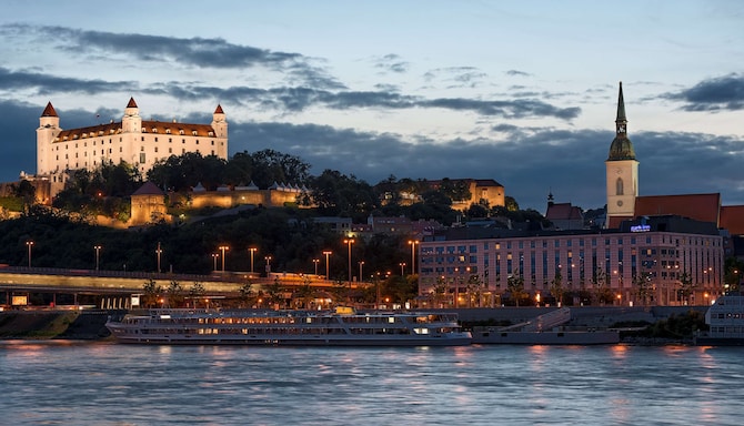 Park Inn by Radisson Danube Bratislava - Hotel Exterior