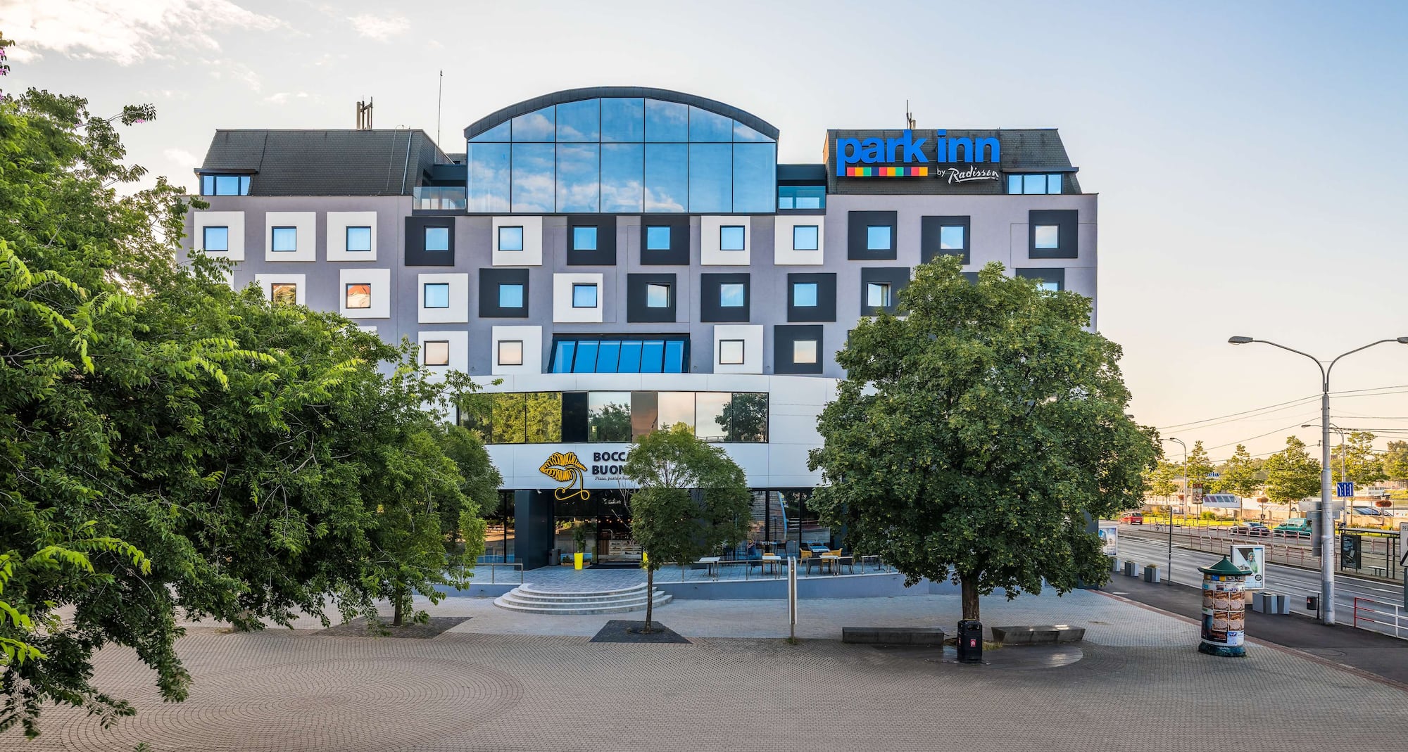 Park Inn by Radisson Danube Bratislava - Außenansicht