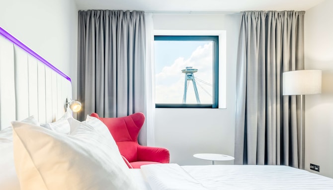 Park Inn by Radisson Danube Bratislava - Superior River View