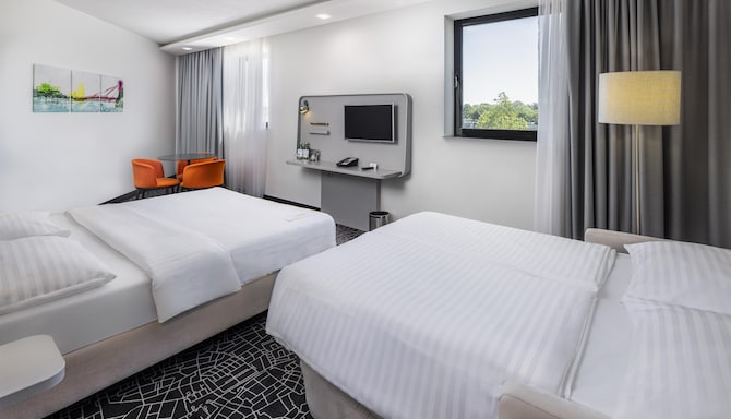 Park Inn by Radisson Danube Bratislava - Junior Suite