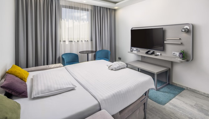 Park Inn by Radisson Danube Bratislava - One Bedroom Apartment