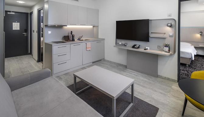 Park Inn by Radisson Danube Bratislava - One Bedroom Apartment