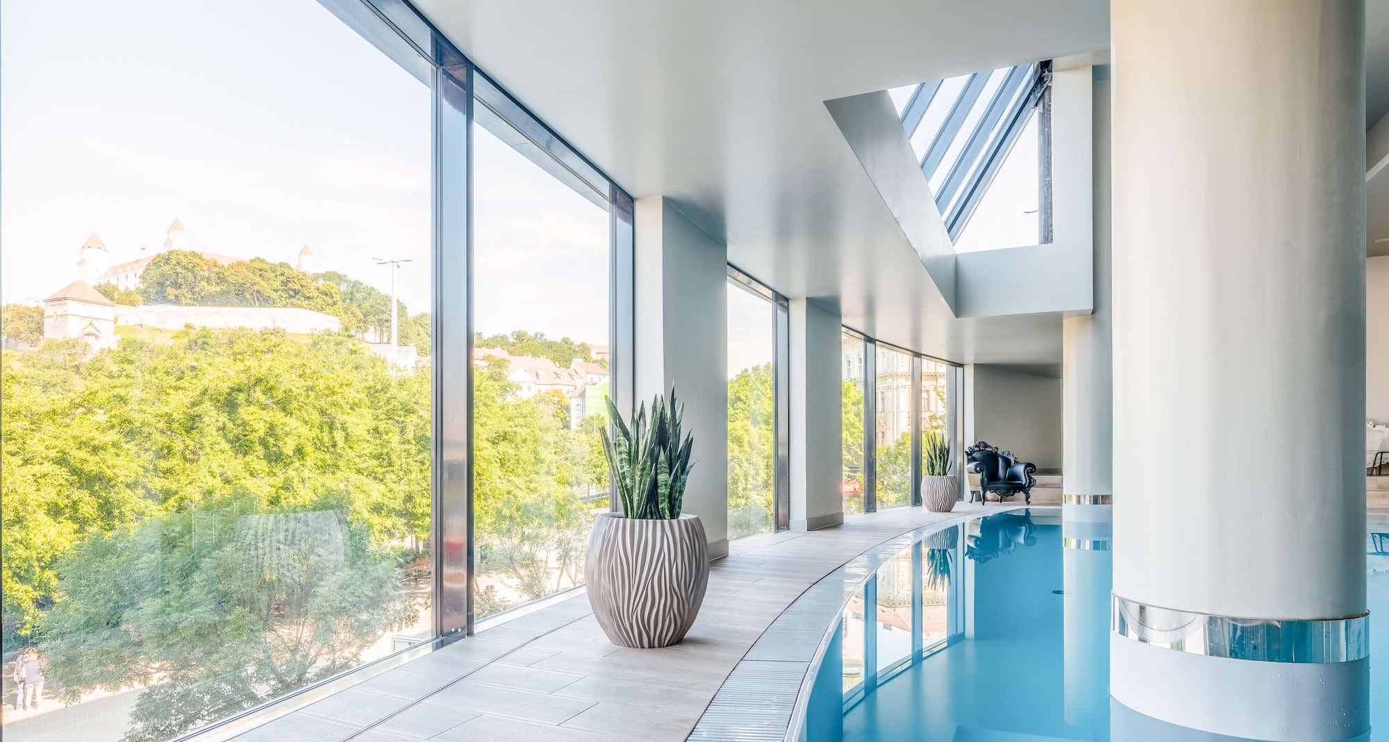 Park Inn by Radisson Danube Bratislava - Ansicht des Pools