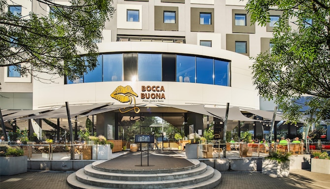Park Inn by Radisson Danube Bratislava - Restaurant Exterior