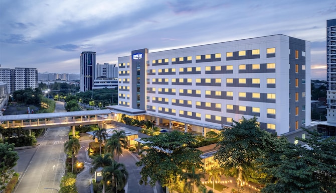 Park Inn by Radisson Davao - Façade Dusk