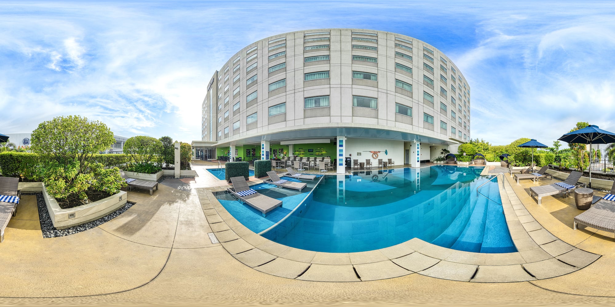 Park Inn by Radisson Davao - Pool bar