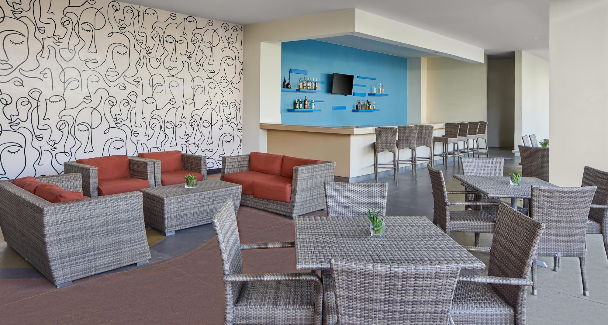 Park Inn by Radisson Davao - Pool Lounge with Mural