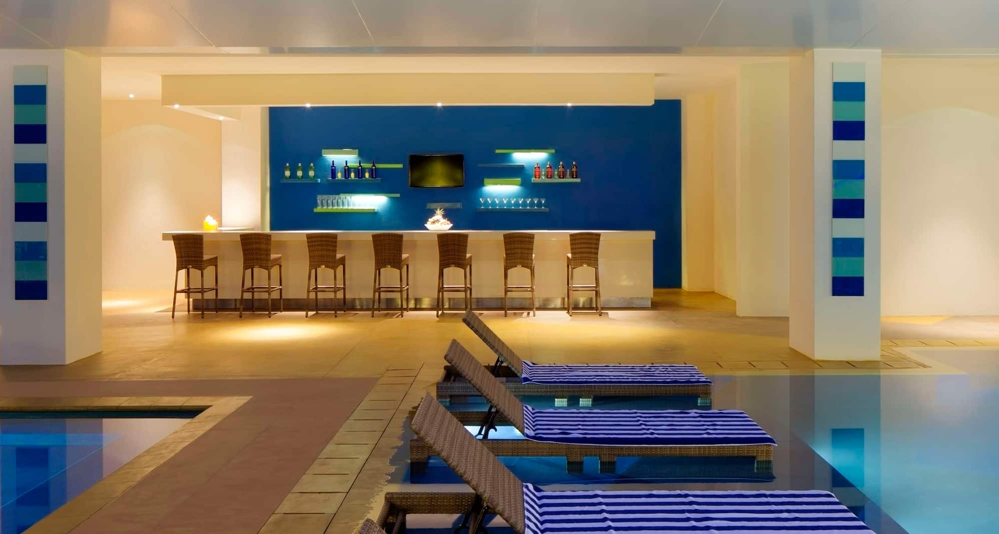 Park Inn by Radisson Davao - Pool Bar
