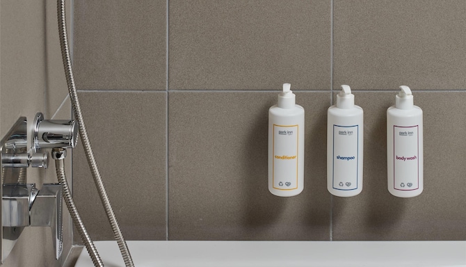 Park Inn by Radisson Davao - Suite Bathroom Amenities