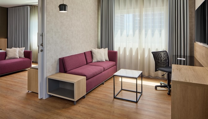 Park Inn by Radisson Davao - One Bedroom Suite Welcome Area