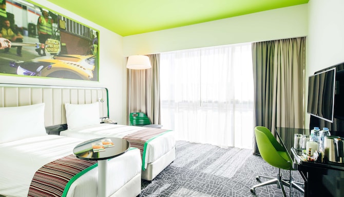 Park Inn by Radisson Dubai Motor City - Standard Room Twin Beds