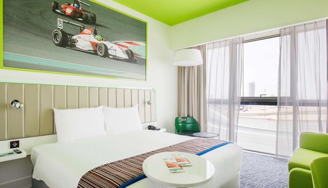 Park Inn by Radisson Dubai Motor City - Superior Room Dubai Autodrome View