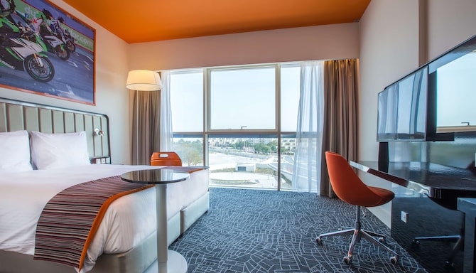 Park Inn by Radisson Dubai Motor City - Guest Room