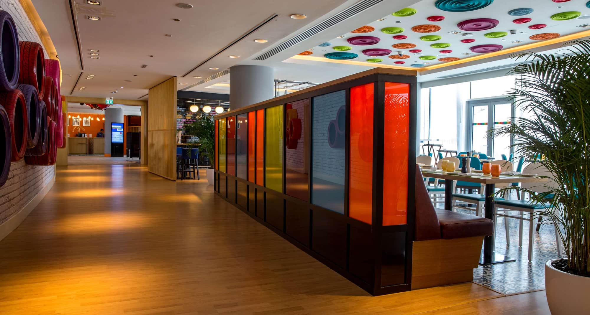 Park Inn by Radisson Dubai Motor City - Restaurant