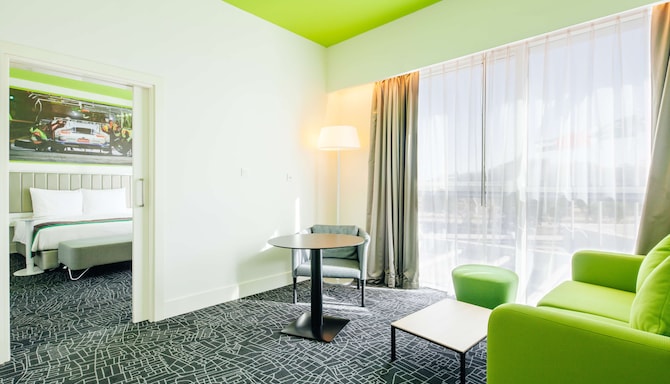 Park Inn by Radisson Dubai Motor City - Junior Suite